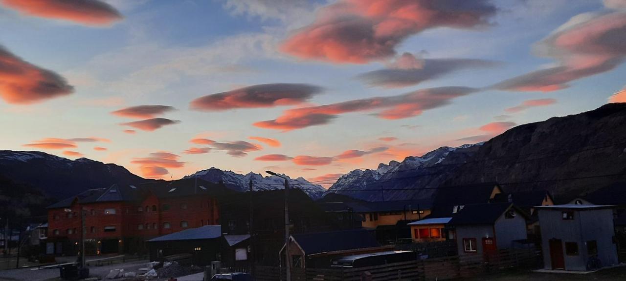 Aparts Merkaba El Chalten Esterno foto